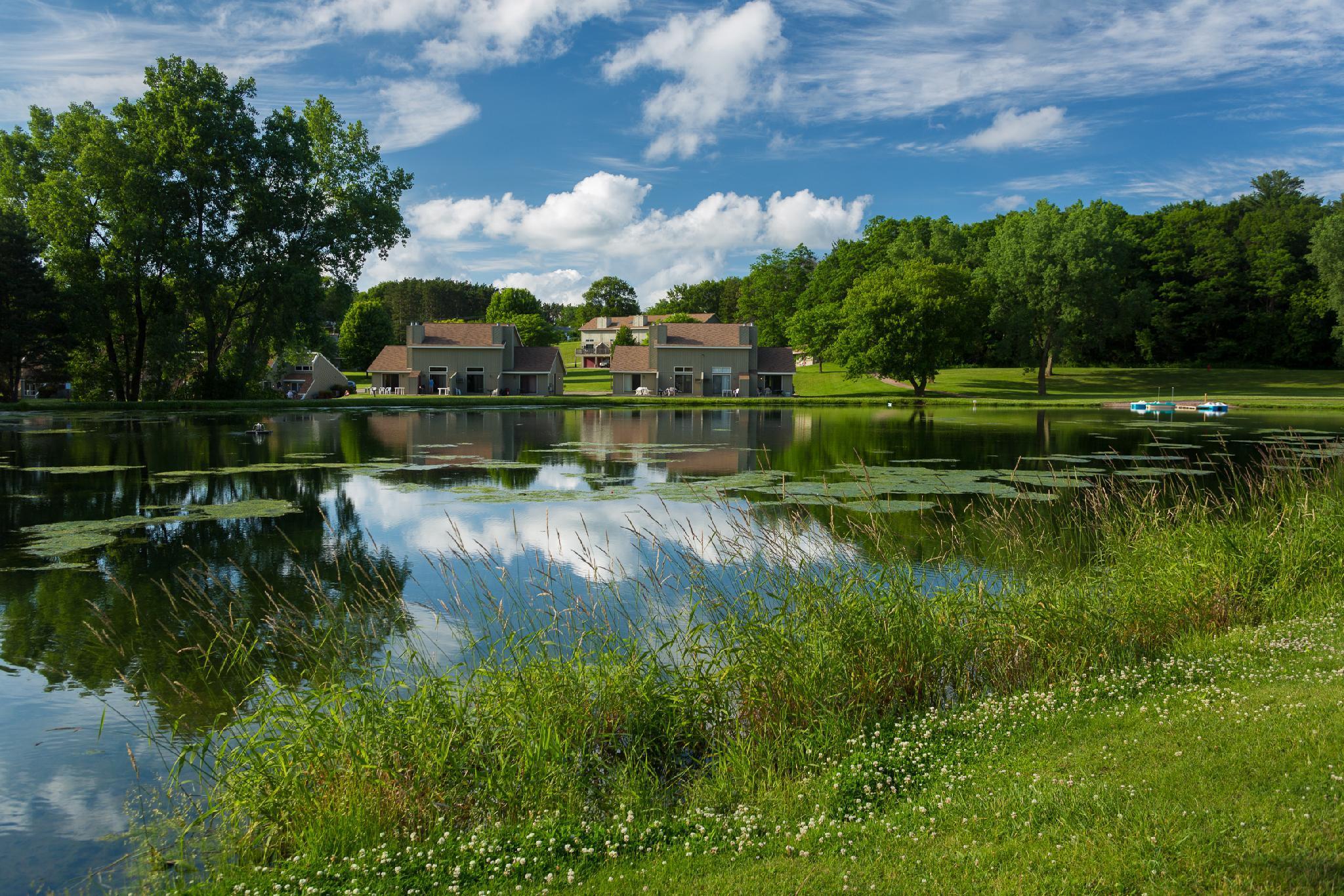 ホテル Tamarack Wisconsin Dells, A Ramada By Wyndham Lake Delton エクステリア 写真