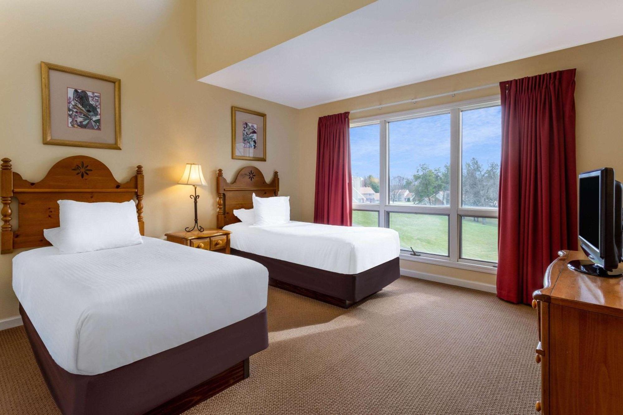 ホテル Tamarack Wisconsin Dells, A Ramada By Wyndham Lake Delton エクステリア 写真